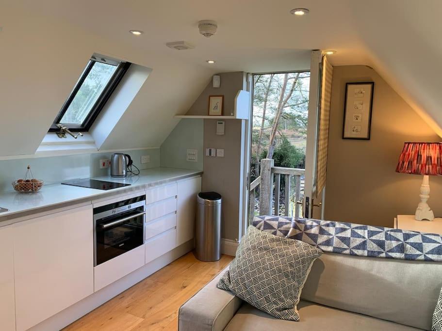 Annexe Near Malmesbury / Tetbury Apartment