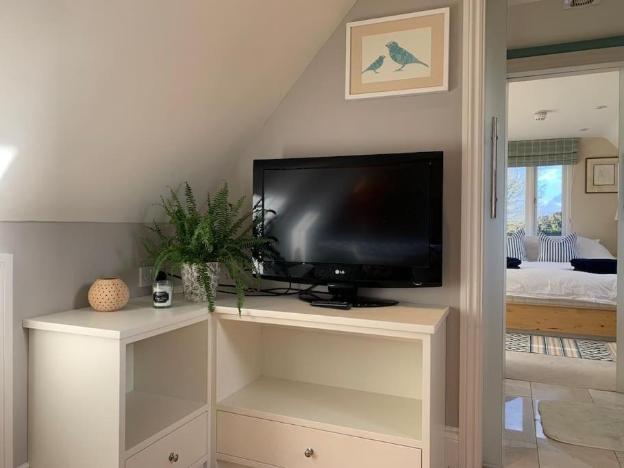 Annexe Near Malmesbury / Tetbury Apartment *